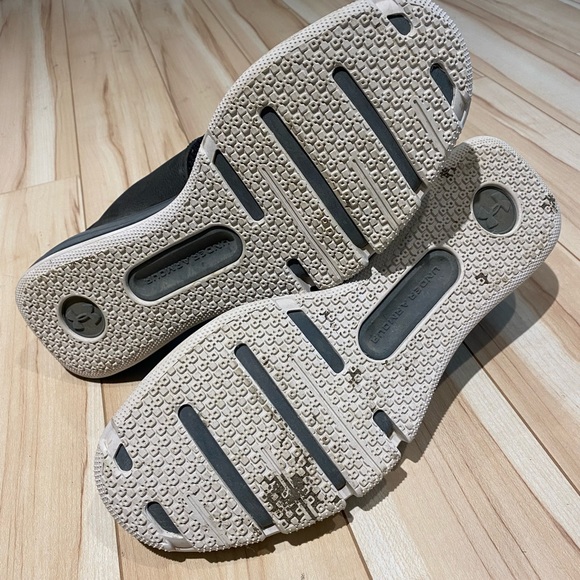 Mens under armour running shoes - Picture 2 of 3